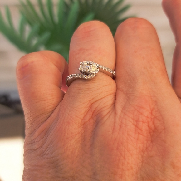 Diamond twist ring size 7 - Picture 9 of 9